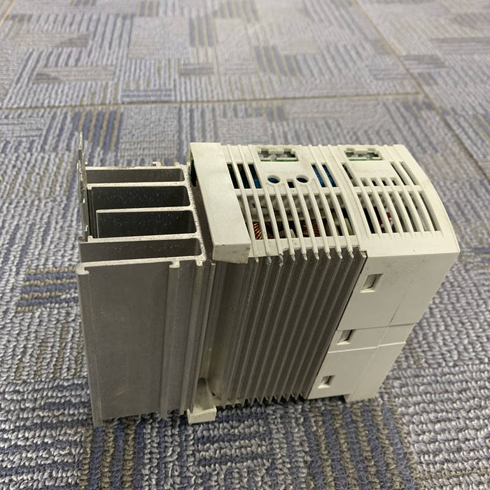 Lenze In StockVectorServo Motor Drive Frequency InvertersConverters E82EV251-2B E82EV251K2B Used Parts