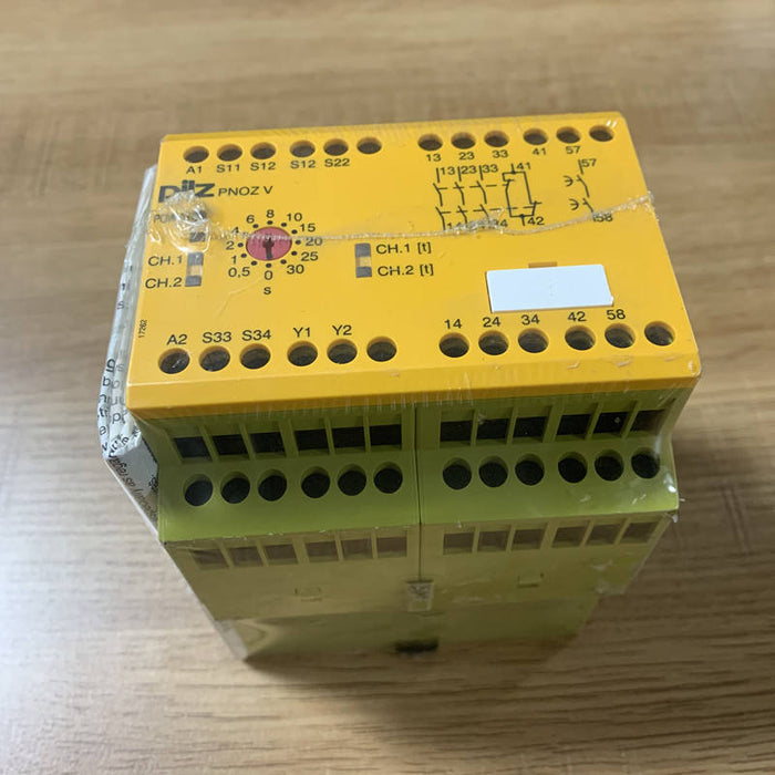 Pil Z In Stock Fast DeliveryS Vdc Safety Electric Relay Plc Electronic Modules Plc Controller Module PNOZ V 100% Original