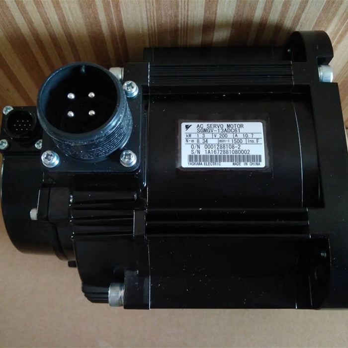 Yask Awa Needinquiry Yask AwaAc Servo Motor SGMGV-13ADC61 Used